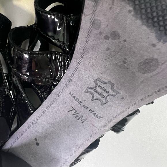 Donald J PIlner Strappy Black Patent Leather High Heels 7.5 - Picture 5 of 6